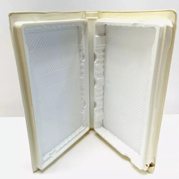 The Tale of Peter Rabbit & Benjamin Bunny VHS Home Video Tape Clamshell Case - Picture 7 of 9